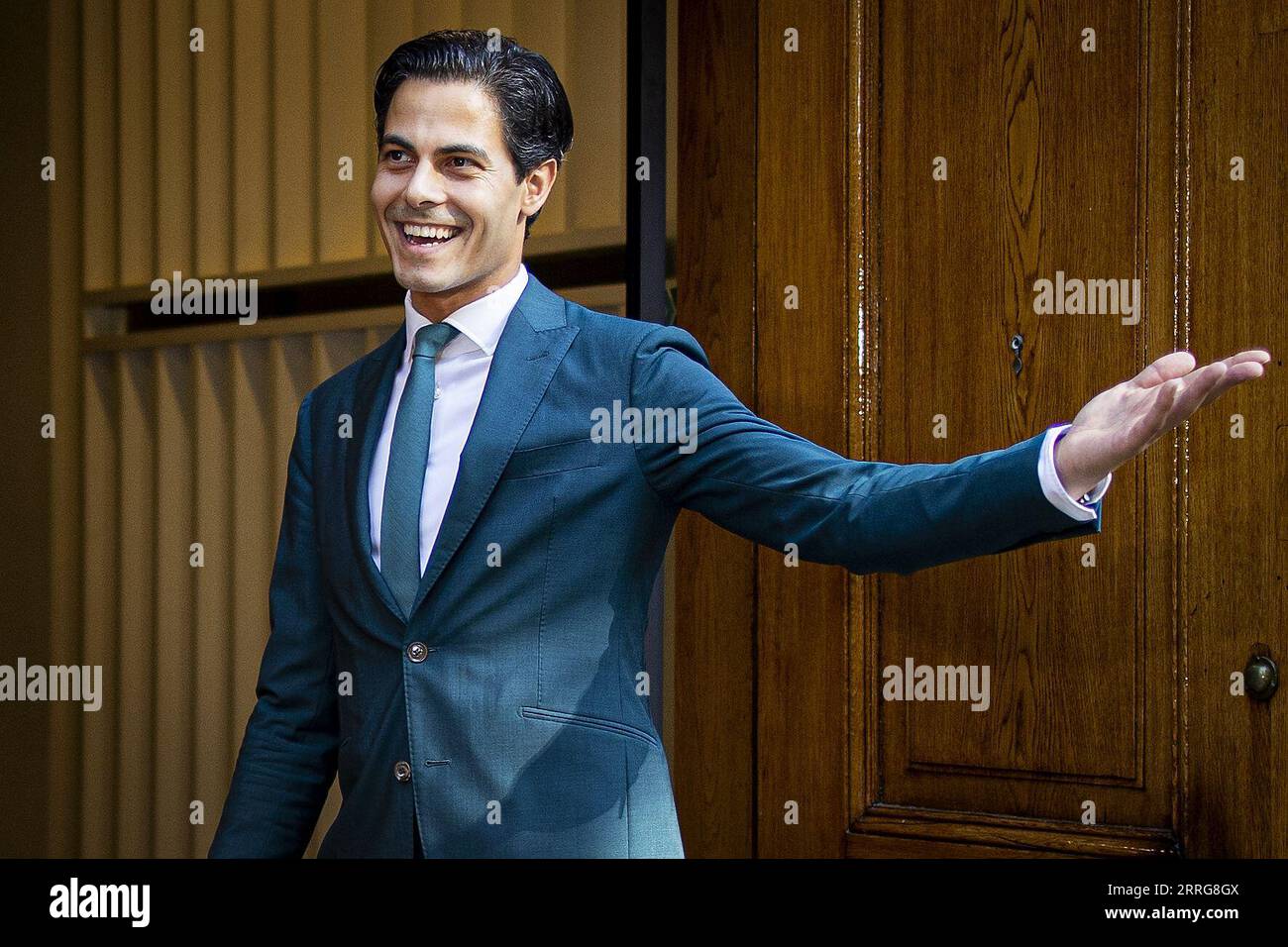 DEN HAAG - 08/09/2023, DEN HAAG - Rob Jetten, Minister für Klima und Energie, im Binnenhof vor der wöchentlichen Kabinettssitzung. ANP RAMON VAN FLYMEN niederlande raus - belgien raus Stockfoto