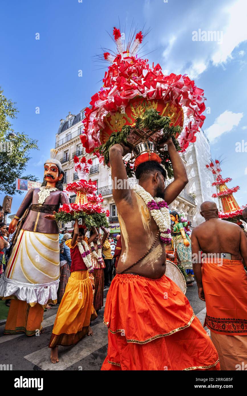 FRANKREICH. PARIS (75) 18. BEZIRK. FEST VON GANESH (AUSGABE 2023). JEDES JAHR, AM ENDE DES SOMMERS, HULDIGT DIE INDISCHE GEMEINSCHAFT DEM BERÜHMTEN INDI Stockfoto