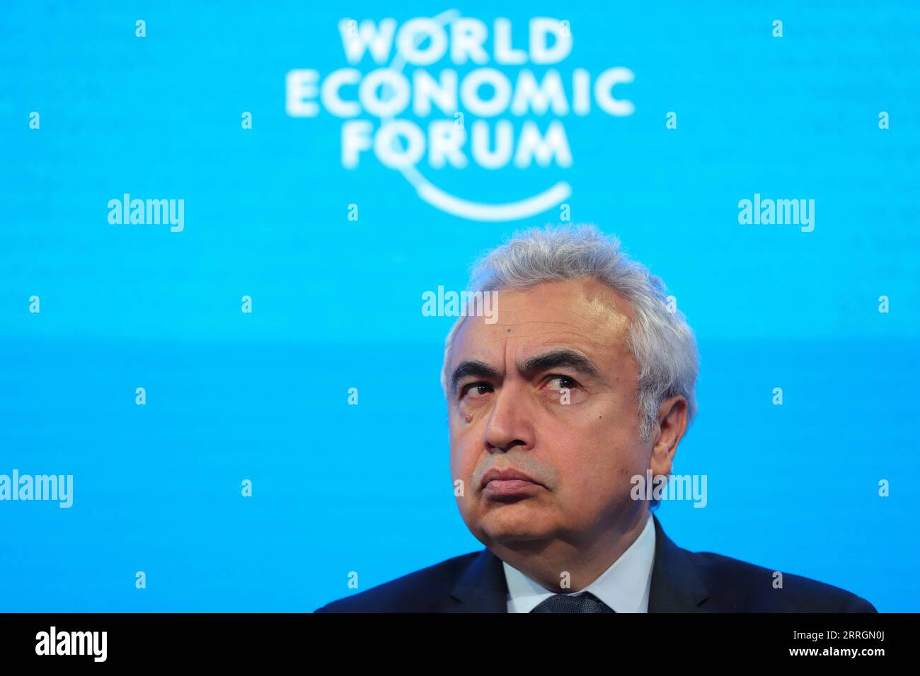 220527 -- DAVOS, 27. Mai 2022 -- Exekutivdirektorin der Internationalen Energieagentur Fatih Birol nimmt an einer Sitzung des Weltwirtschaftsforums WEF-Jahrestagung 2022 in Davos, Schweiz, am 23. Mai 2022 Teil. Xinhua Schlagzeilen: In Davos beeindruckten die führenden Politiker der Welt Chinas wirtschaftliche Widerstandsfähigkeit ZhengxHuansong PUBLICATIONxNOTxINxCHN Stockfoto