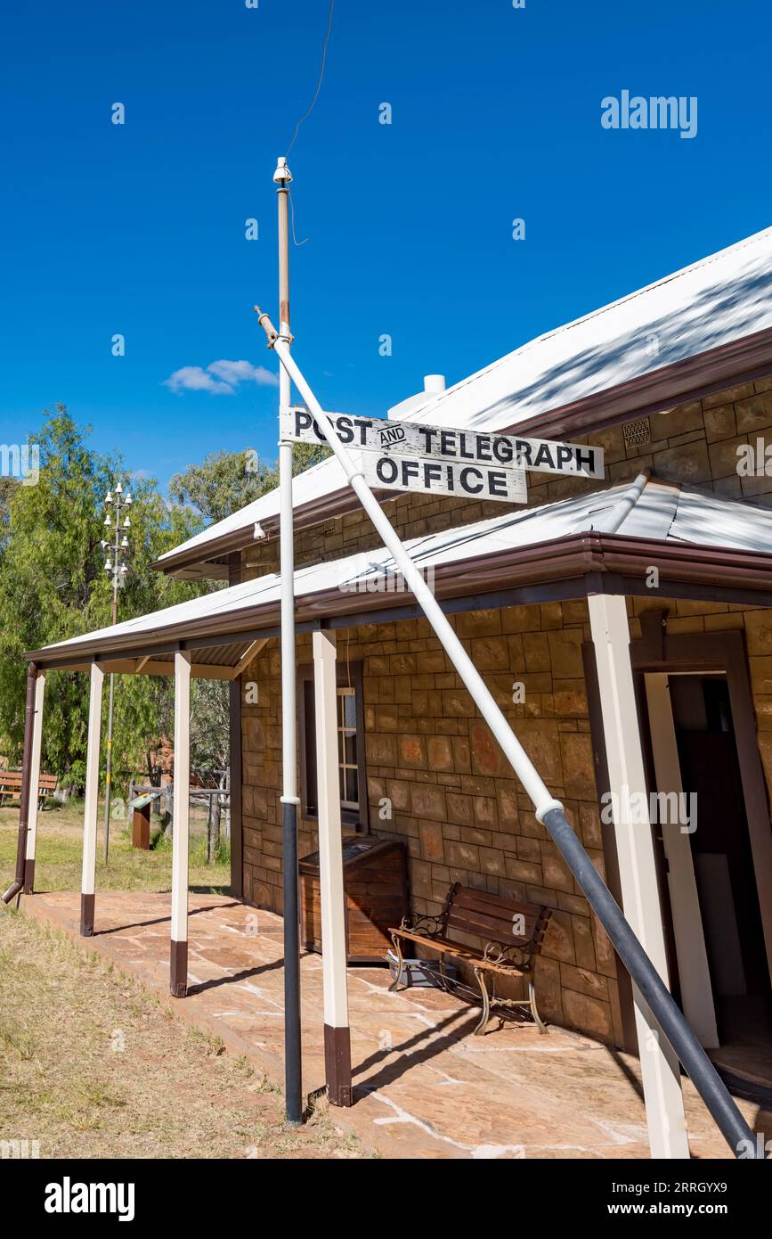 Das historische Overland Telegraph Office in der Nähe von Alice Springs im Northern Territory, Australien, das 1872 dazu beitrug, Australien mit der Welt zu verbinden. Stockfoto