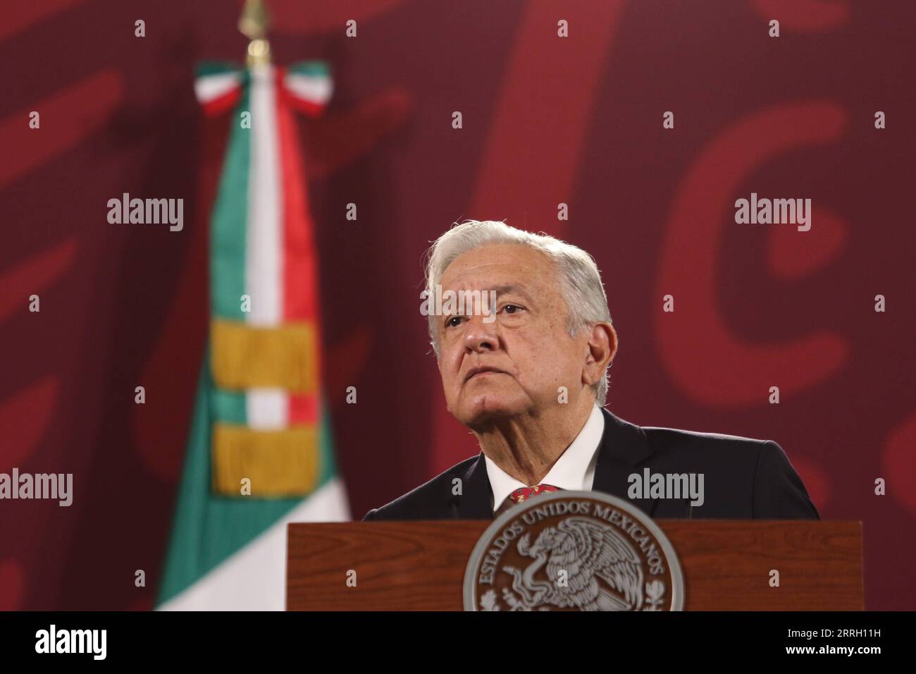 220607 -- MEXIKO-STADT, 7. Juni 2022 -- der mexikanische Präsident Andres Manuel Lopez Obrador reagiert während seiner morgendlichen Pressekonferenz im National Palace in Mexiko-Stadt, Hauptstadt von Mexiko, 6. Juni 2022. Der Präsident bestätigte am Montag, dass er diese Woche wegen des Ausschlusses einiger Länder durch die US-Regierung nicht an dem Gipfel der Amerikas teilnehmen werde. Foto von /Xinhua MEXIKO-MEXIKO-STADT-PRÄSIDENT-GIPFEL DER AMERIKAS-ABWESENHEIT FranciscoxCanedo PUBLICATIONxNOTxINxCHN Stockfoto