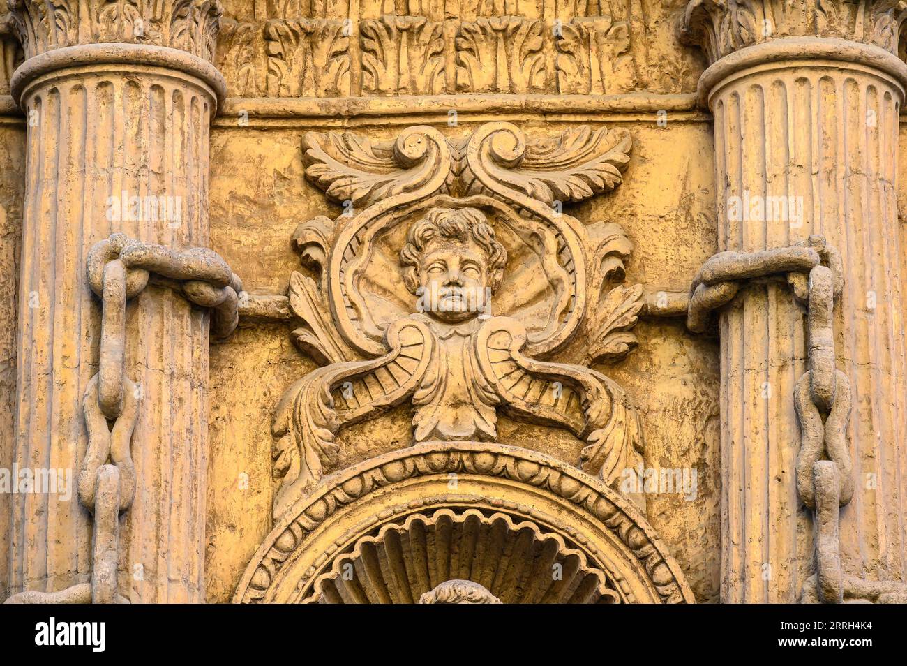 Murcia, Spanien, Außenansicht mittelalterliche architektonische Besonderheit der Kirche der Barmherzigkeit (Spanisch: Iglesia y Claustro de la Merced) Stockfoto
