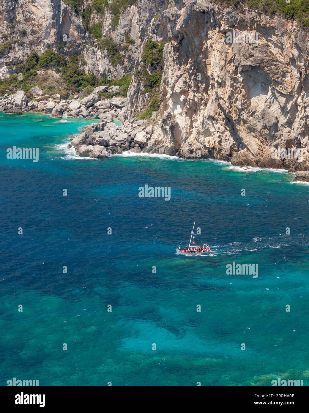 Bootstouren im Mittelmeer, Paleokastritsa, Korfu, Griechenland Stockfoto