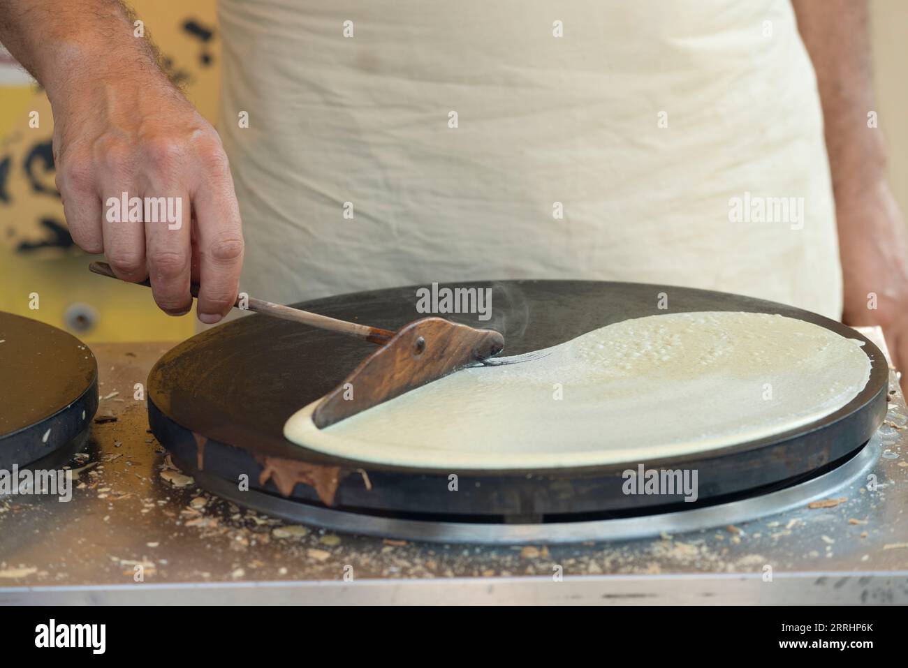 Italien, Lombardei, Food Festival, Crepes Machen Stockfoto