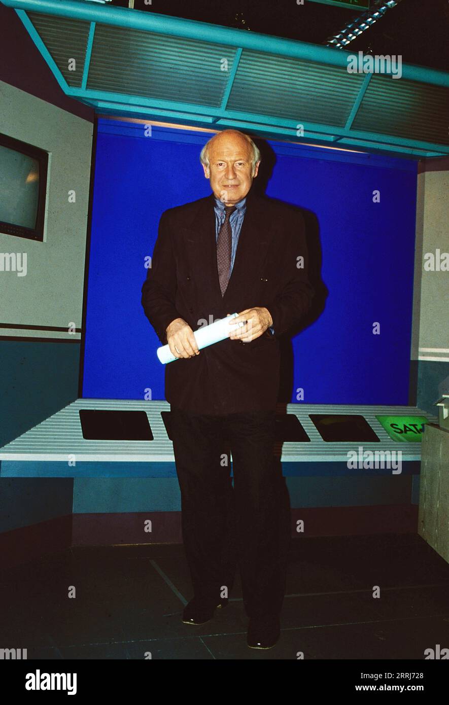 Dieter Kronzucker, deutscher Journalist, Fernsehmoderator und Publizist, in seiner Zeit beim Sender Sat 1, Deutschland 1993. Stockfoto