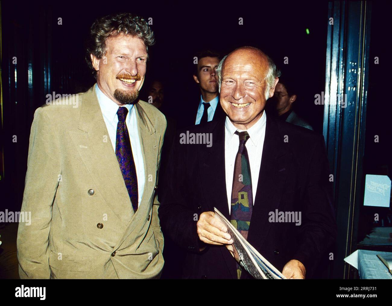 Peter Voß, deutscher Journalist (links), mit Kollege Dieter Kronzucker, Deutschland um 1997. Stockfoto