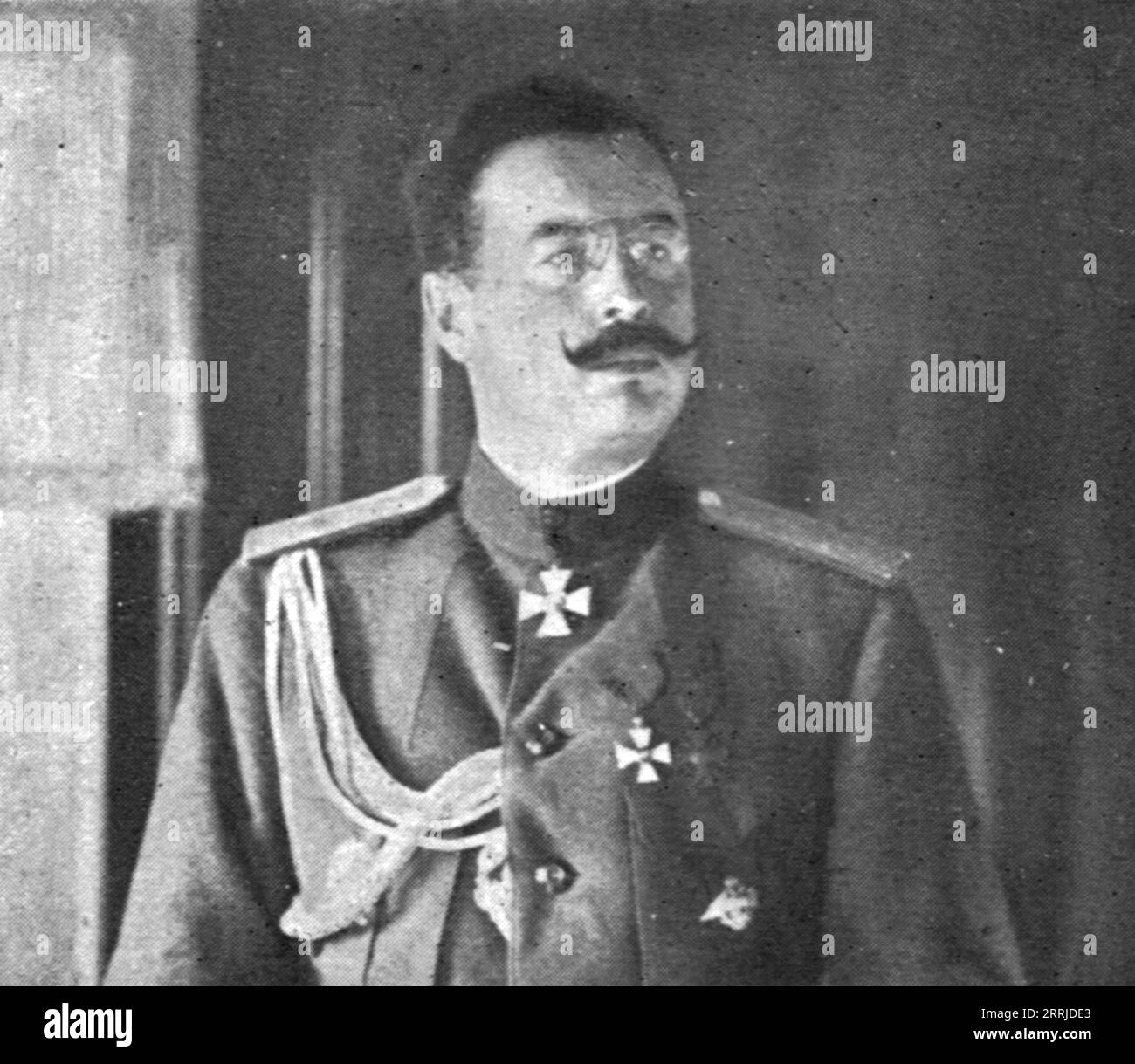 Auflösung der Ostfront; General Duchonin, ermordet am 4. Dezember 1917 in Mohilev, 1917. Aus L’Album de la Guerre 1914-1919, Band 2 [L’Illustration, Paris, 1924]. Stockfoto