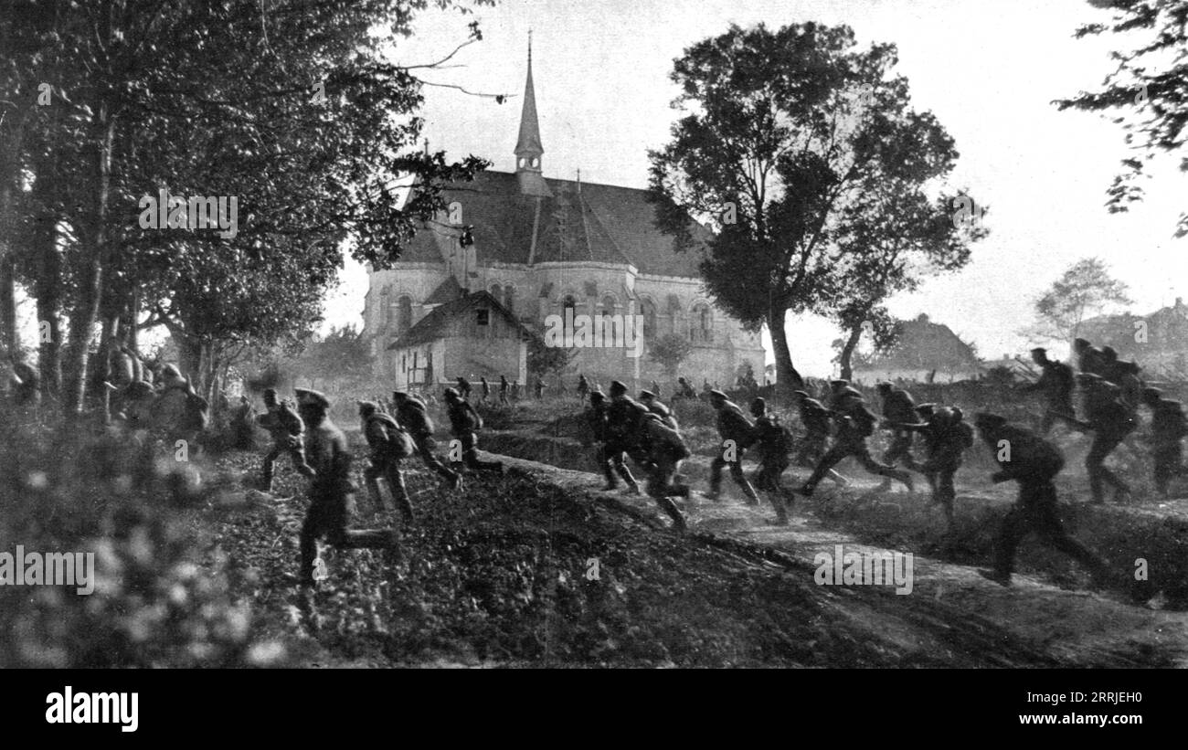 "Les Fuyards; La panique: Soldats russes fuyant eperdument a travers un Village apres avoir Jet&#xe9; leurs armes a la voix d'un provocateur criant que la cavalerie allemande avait perc&#xe9;", 1917. Runaways: Russische Soldaten flohen durch ein Dorf, nachdem sie ihre Waffen weggeworfen hatten, nachdem sie hörten, dass die deutsche Kavallerie durchgebrochen war. Aus L’Album de la Guerre 1914-1919, Band 2 [L’Illustration, Paris, 1924]. Stockfoto