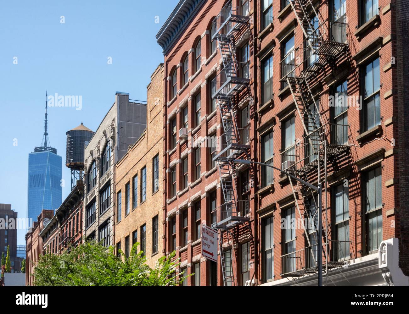 Soho ist ein historisches Viertel in New York City mit gusseiserner Architektur, USA 2023 Stockfoto