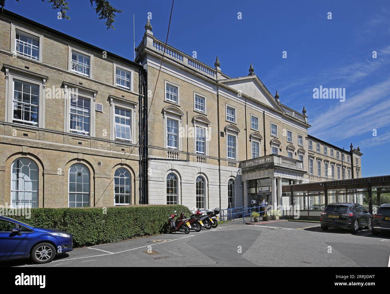 Royal Hospital for Neuro-Disability, Putney, London, UK. Außenansicht des viktorianischen Hauptgebäudes des Krankenhauses auf West Hill, London SW15 Stockfoto