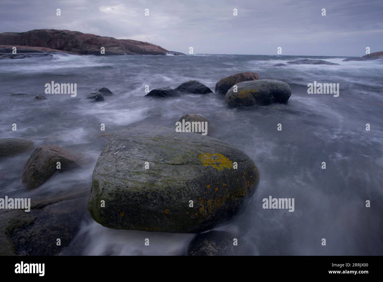 Schweden, Bohuslän, Naturschutzgebiet Tjurpannan, Sturm auf See Stockfoto