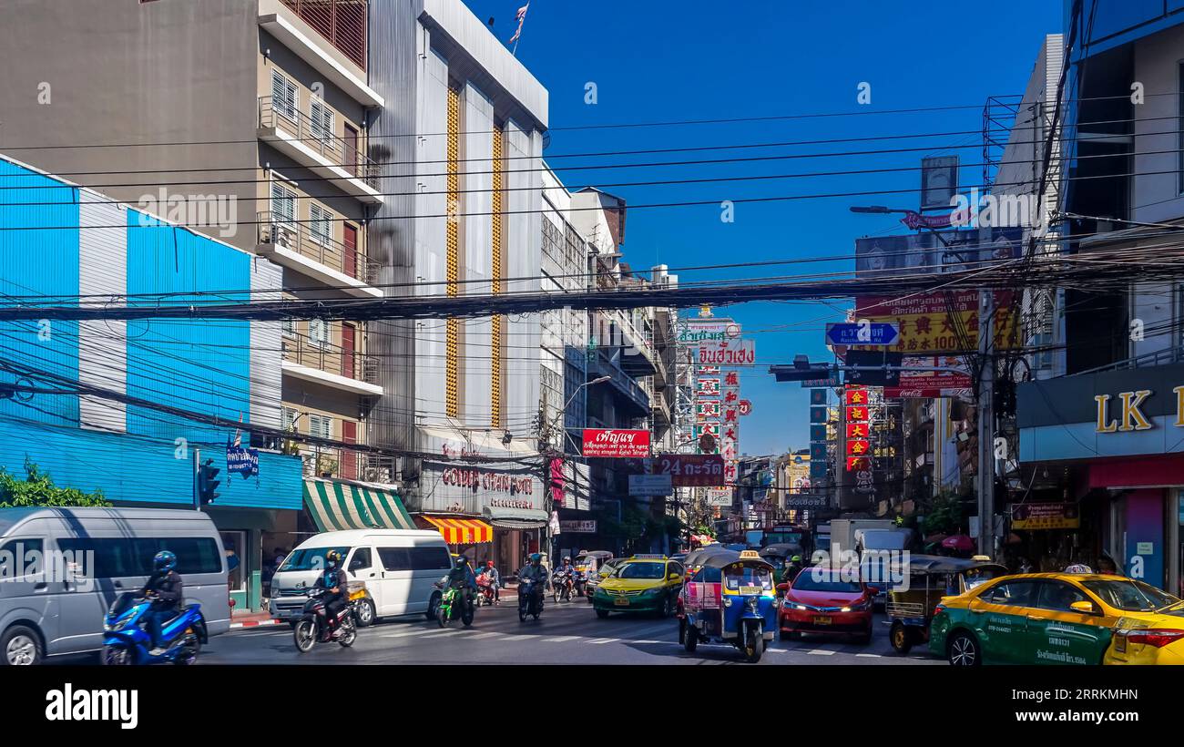 Yaowarat Road in Chinatown, Plakatwände, Geschäfte, Restaurants, Hotels, Samphanthawong Nachbarschaft, Bangkok, Thailand, Asien Stockfoto