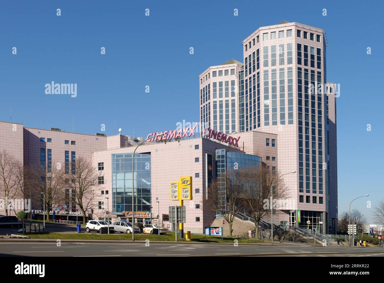 CinemaxX Essen und Weststadttürme WST in der Innenstadt von Essen (Ruhr), Essen, Ruhrgebiet, Nordrhein-Westfalen, Deutschland Stockfoto