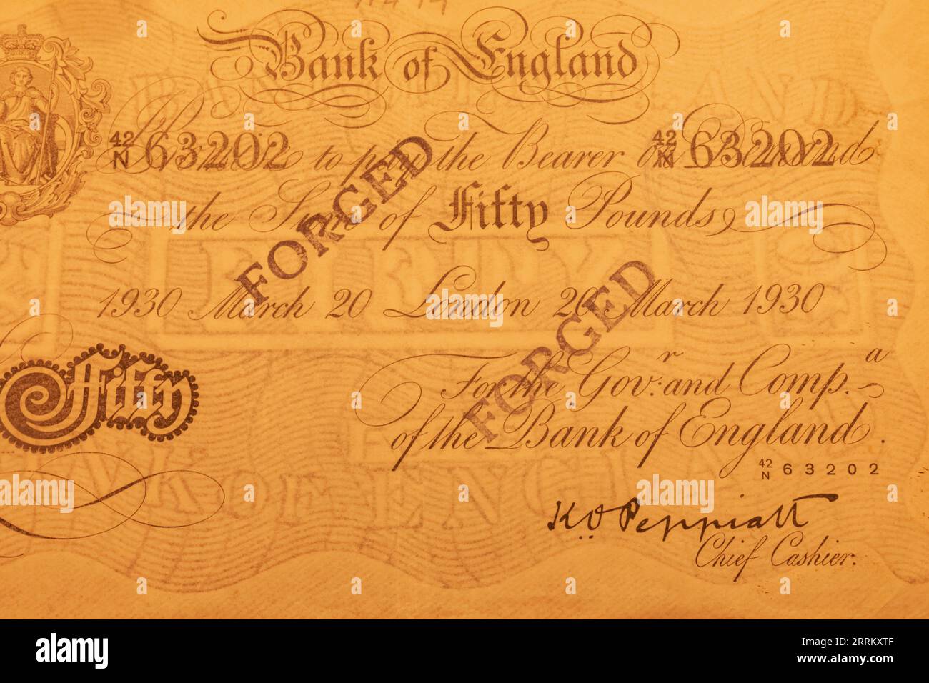 England, London, City of London, Bank of England, Bank of England Museum, Ausstellung des Zweiten Weltkriegs Deutsche geschmiedete englische Banknote Stockfoto