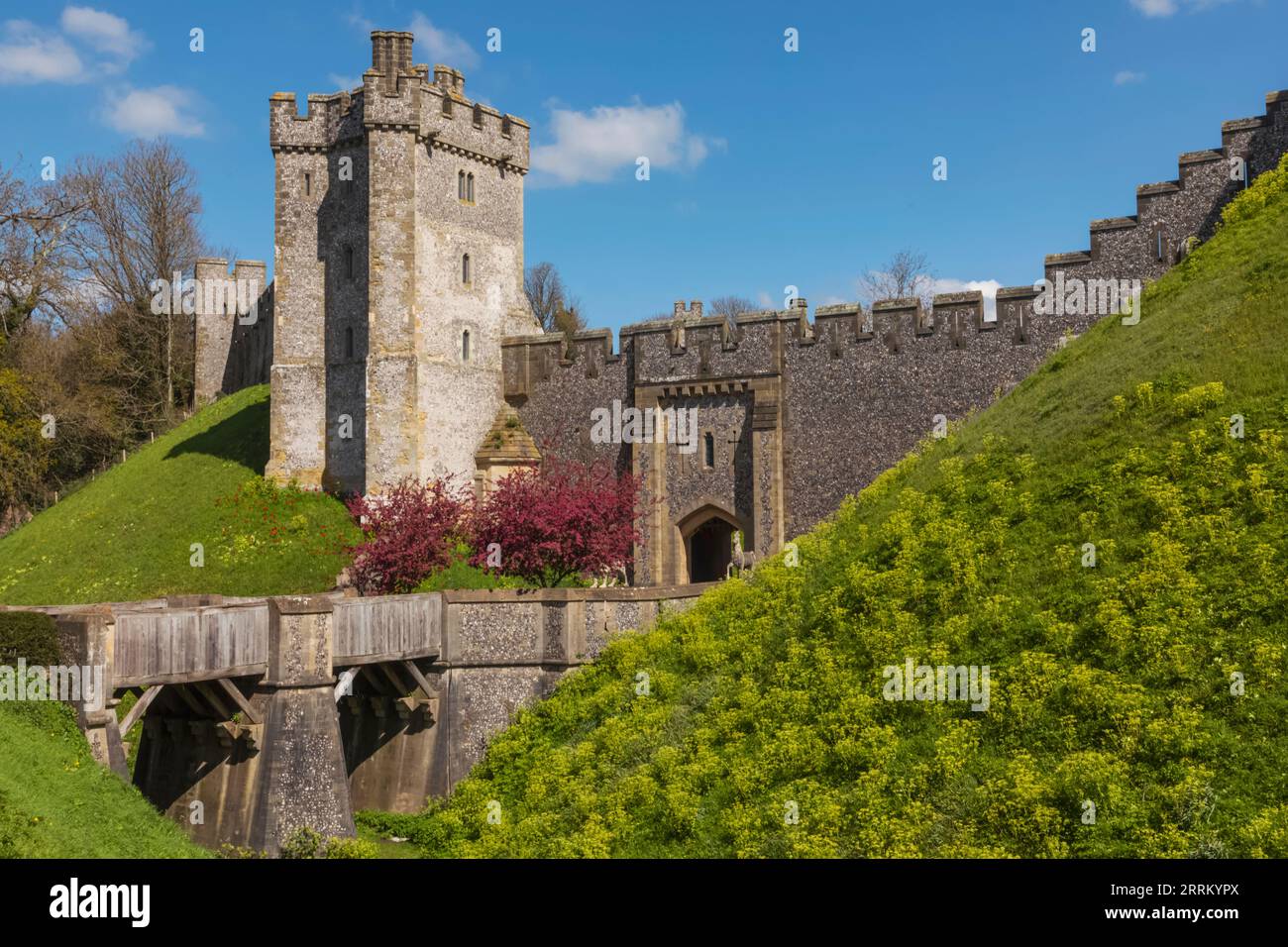England, Sussex, West Sussex, Arundel, Arundel Castle, Der Graben und die Mauern Stockfoto
