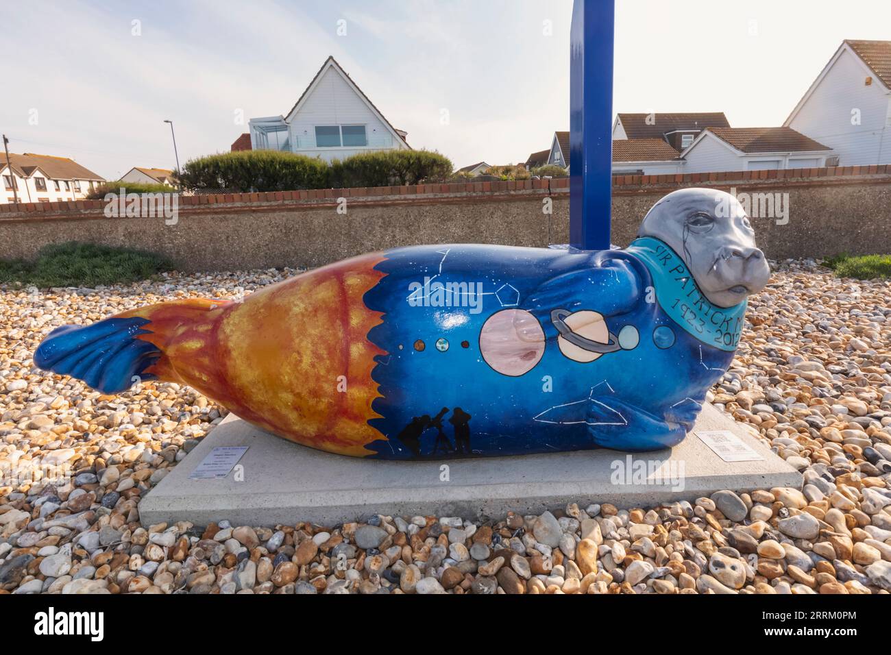 England, Sussex, West Sussex, Selsey, Selsey Bill, Selsey Bill Beach, Seal Sculpture Tribut an Sir Patrick Moore von Megan Masters Stockfoto
