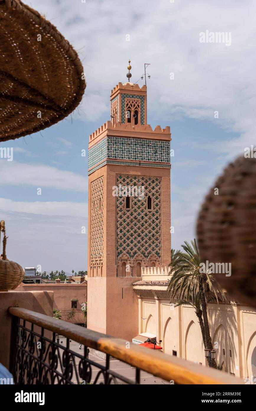 Minarett der Kasbah-Moschee im Zentrum von Marrakesch, Marokko Stockfoto