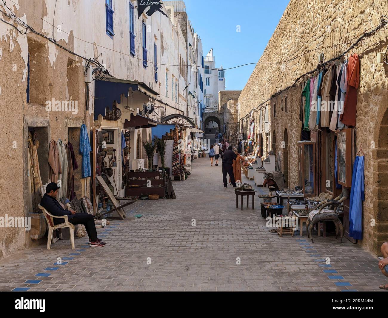 Essaouira, Marokko, idyllische Gasse in der Medina von Essaouira, Marokko Stockfoto