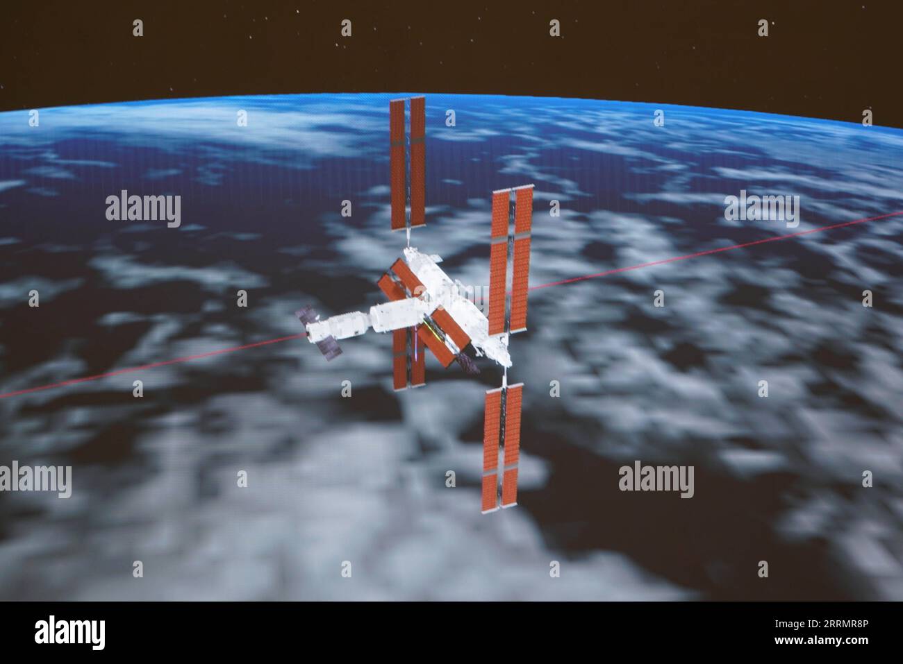 221112 -- PEKING, 12. November 2022 -- dieses simulierte Bild, das am 12. November 2022 im Beijing Aerospace Control Center aufgenommen wurde, zeigt, wie Chinas Frachtraumsonde Tianzhou-5 ein schnelles automatisches Rendezvous und Andocken mit der Kombination der Raumstation Tiangong durchgeführt hat. Chinas Frachtraumfahrzeug Tianzhou-5, das Vorräte für die Raumstation lieferte, führte am Samstag ein schnelles automatisiertes Treffen und Andocken mit der Kombination der Raumstation Tiangong durch, so die chinesische bemannte Raumfahrtagentur. Dies ist das erste Mal, dass chinesische Astronauten die Ankunft eines Frachtschiffes im Inneren beobachten Stockfoto