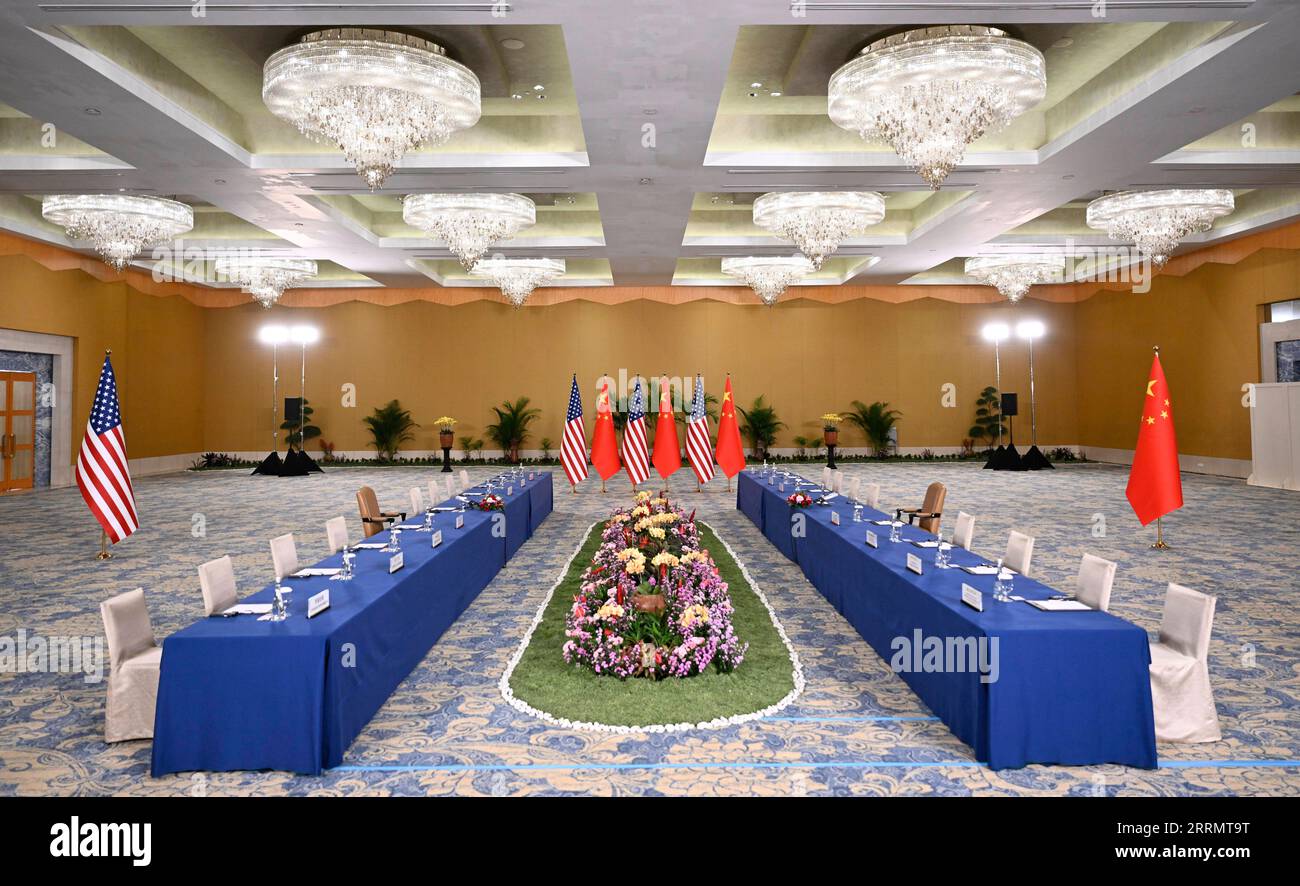 221114 -- BALI, 14. November 2022 -- der chinesische Präsident Xi Jinping trifft sich mit US-Präsident Joe Biden auf Anfrage in Bali, Indonesien, am 14. November 2022. INDONESIEN-BALI-CHINA-XI JINPING-BIDEN-MEETING XINHUA PUBLICATIONXNOTXINXCHN Stockfoto