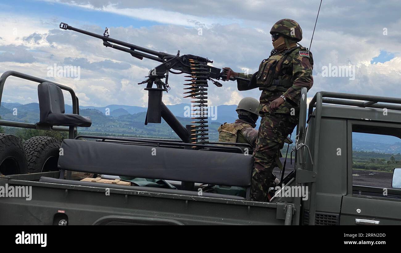 221130 -- KIBUMBA DR CONGO, 30. November 2022 -- Foto aufgenommen am 21. November 2022 zeigt Soldaten, die in der Nähe von Kibumba, der Demokratischen Republik Kongo, operieren. ZUM Feature: M23 hat noch Position in der NE DR Kongo trotz Ultimatum für ihren Rückzug DR KONGO-KIBUMBA-MILITÄROPERATION AlainxUaykani PUBLICATIONxNOTxINxCHN Stockfoto