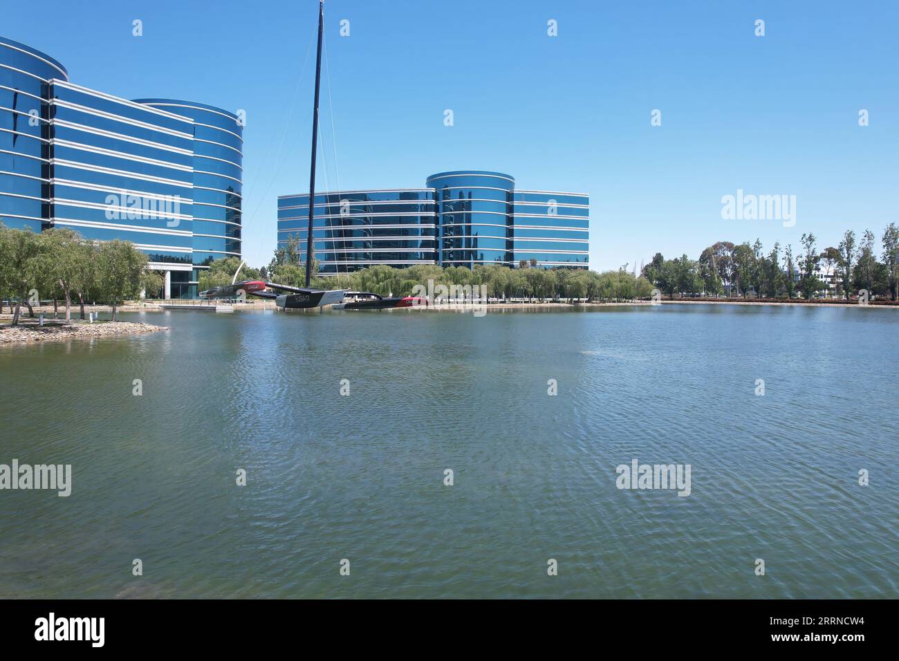 12.6.2022: Redwood Shores, Kalifornien: Luftaufnahme des Katamarans auf dem Oracle Campus, Redwood Shores, Kalifornien Stockfoto