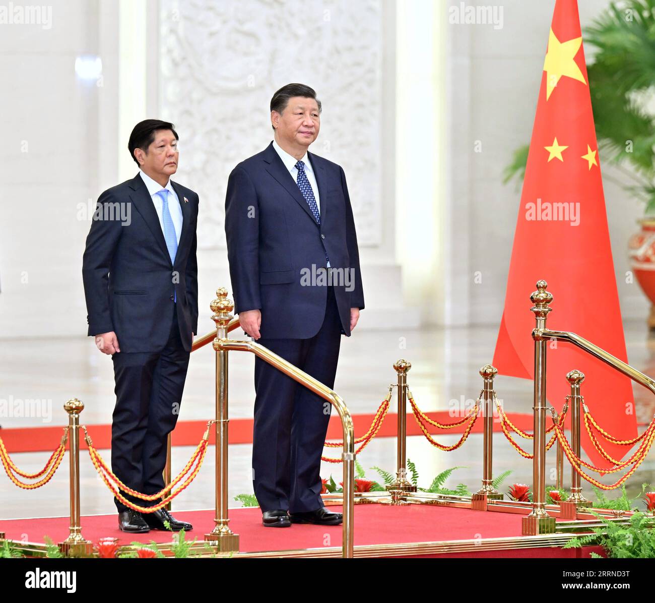 China, Xi Jinping empfängt philippinischen Präsidenten Ferdinand Marcos Jr. in Peking 230104 -- PEKING, 4. Januar 2023 -- der chinesische Präsident Xi Jinping hält eine Begrüßungszeremonie für den philippinischen Präsidenten Ferdinand Romualdez Marcos Jr. ab, bevor sie am 4. Januar 2023 in der Großen Halle des Volkes in Peking, der Hauptstadt Chinas, Gespräche führen. CHINA-PEKING-XI JINPING-PHILIPPINE PRÄSIDENT-GESPRÄCHE CN YUEXYUEWEI PUBLICATIONXNOTXINXCHN Stockfoto