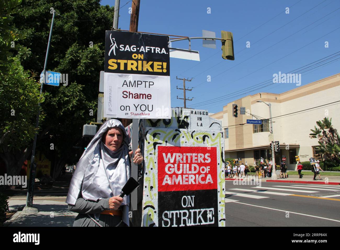SAG-AFTRA Star Trek Thema Picket Game of Thrones Shame nun kostümierter Schauspieler Paramount Studios 8. September 2023 Stockfoto Stockfoto