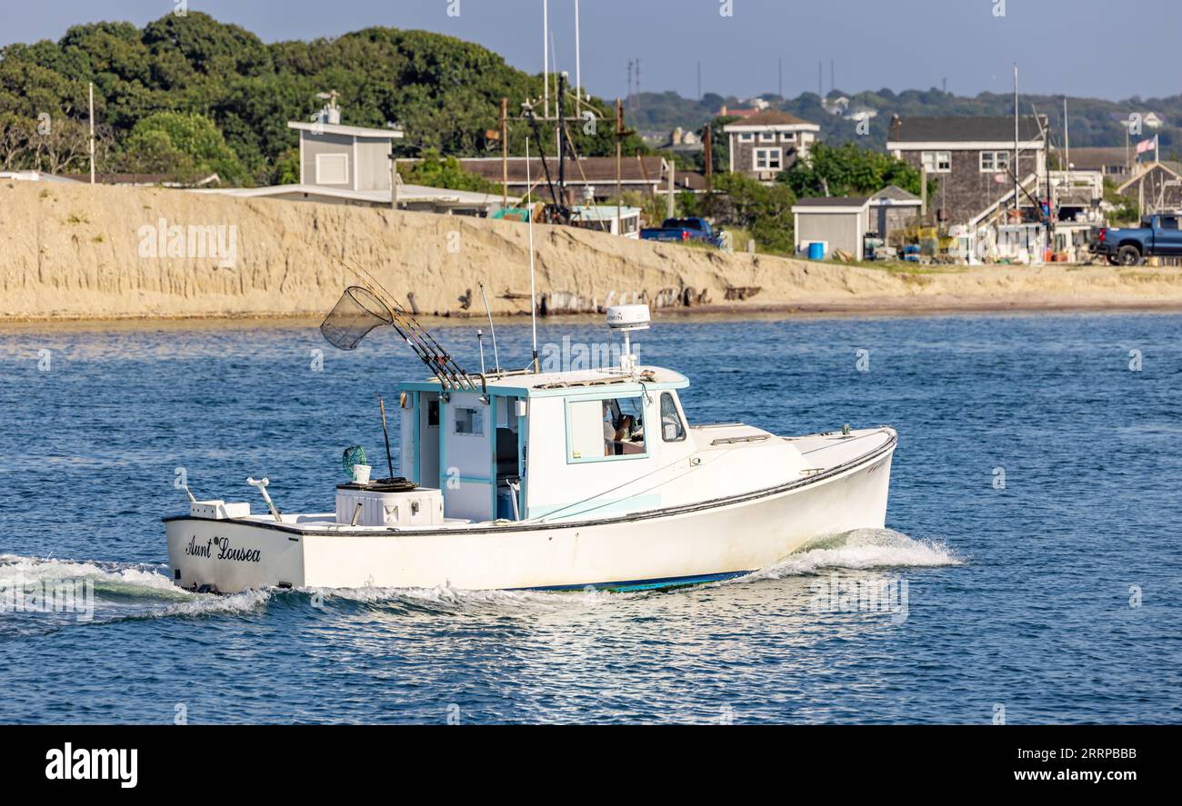 Ein kleines Fischerboot, Tante Lousea, das nach montauk kommt Stockfoto Ein kleines Fischerboot, Tante Lousea, das nach montauk kommt Stockfoto