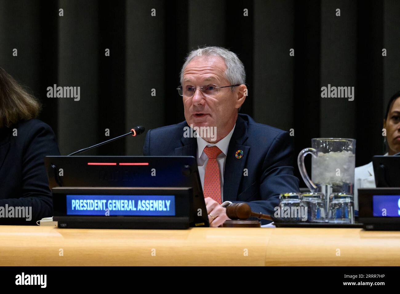 230511 -- VEREINTEN NATIONEN, 11. Mai 2023 -- UN-Generalversammlung Präsidentin Csaba Korosi spricht auf einer hochrangigen Tagung der Generalversammlung über Länder mit mittlerem Einkommen am 11. Mai 2023 im UN-Hauptquartier in New York. Korosi forderte am Donnerstag einen Schuldenerlass sowie einen gerechten Zugang zu neuen Technologien für Länder mit mittlerem Einkommen. /UN Foto/Handout via Xinhua UN-GENERALVERSAMMLUNG-PRÄSIDENT-LÄNDER MIT MITTLEREM EINKOMMEN-TREFFEN LoeyxFelipe PUBLICATIONxNOTxINxCHN Stockfoto