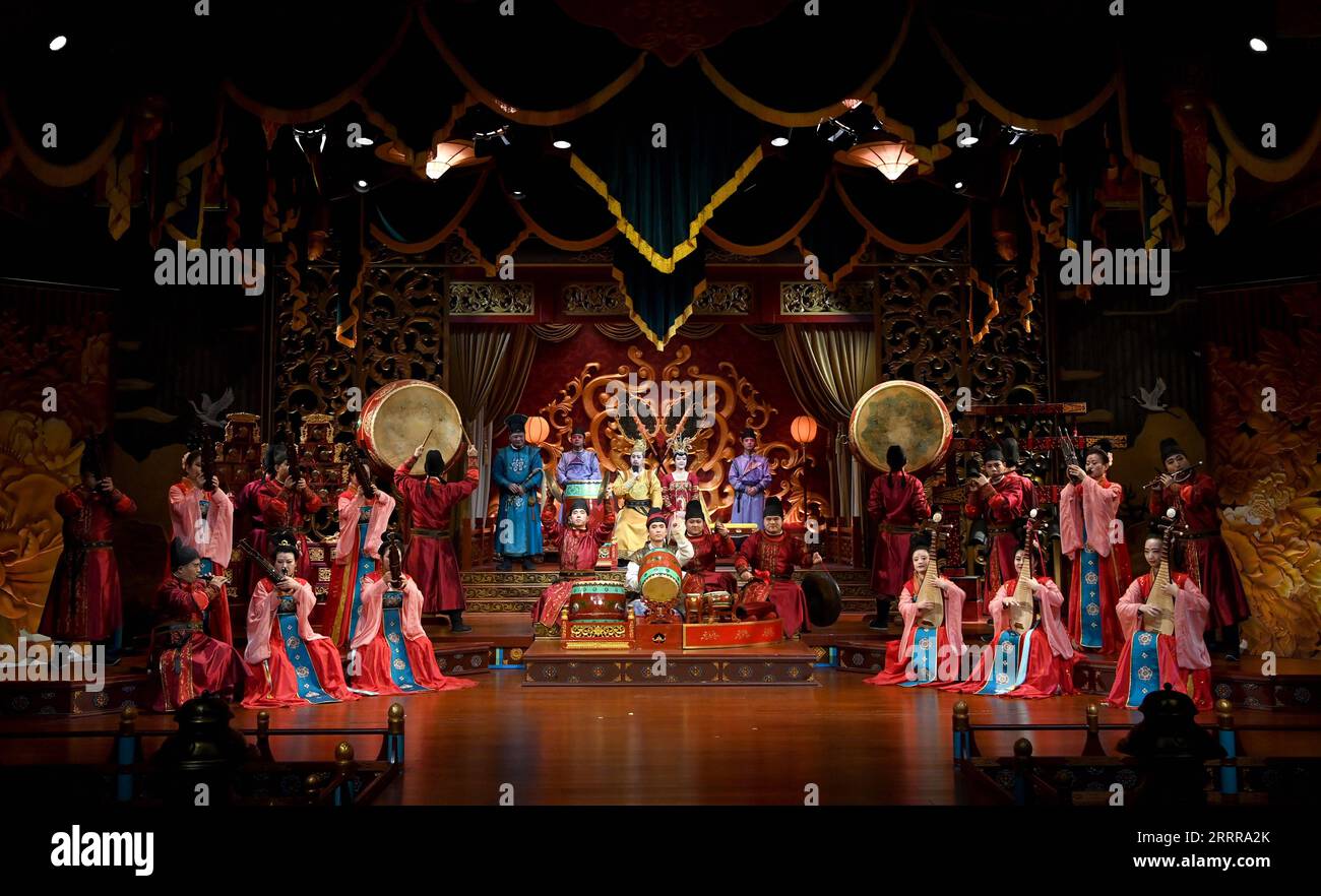230518 XI AN, 18. Mai 2023 Schauspieler spielen ein Bühnenspiel