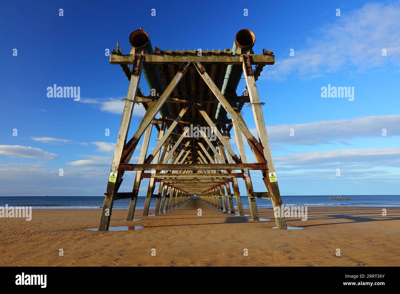 Blick auf einen hölzernen Pier in Hartlepool, County Durham, England, Großbritannien. Stockfoto