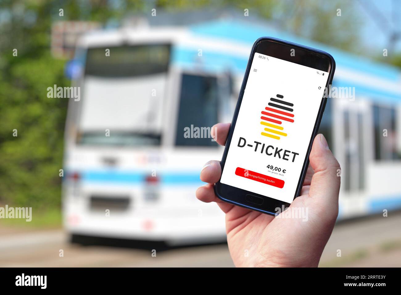 Deutschland - April 2023: Mobile App für 49 Euro Ticket, auch als 'Deutschlandticket' für öffentliche Verkehrsmittel in Deutschland bezeichnet Stockfoto