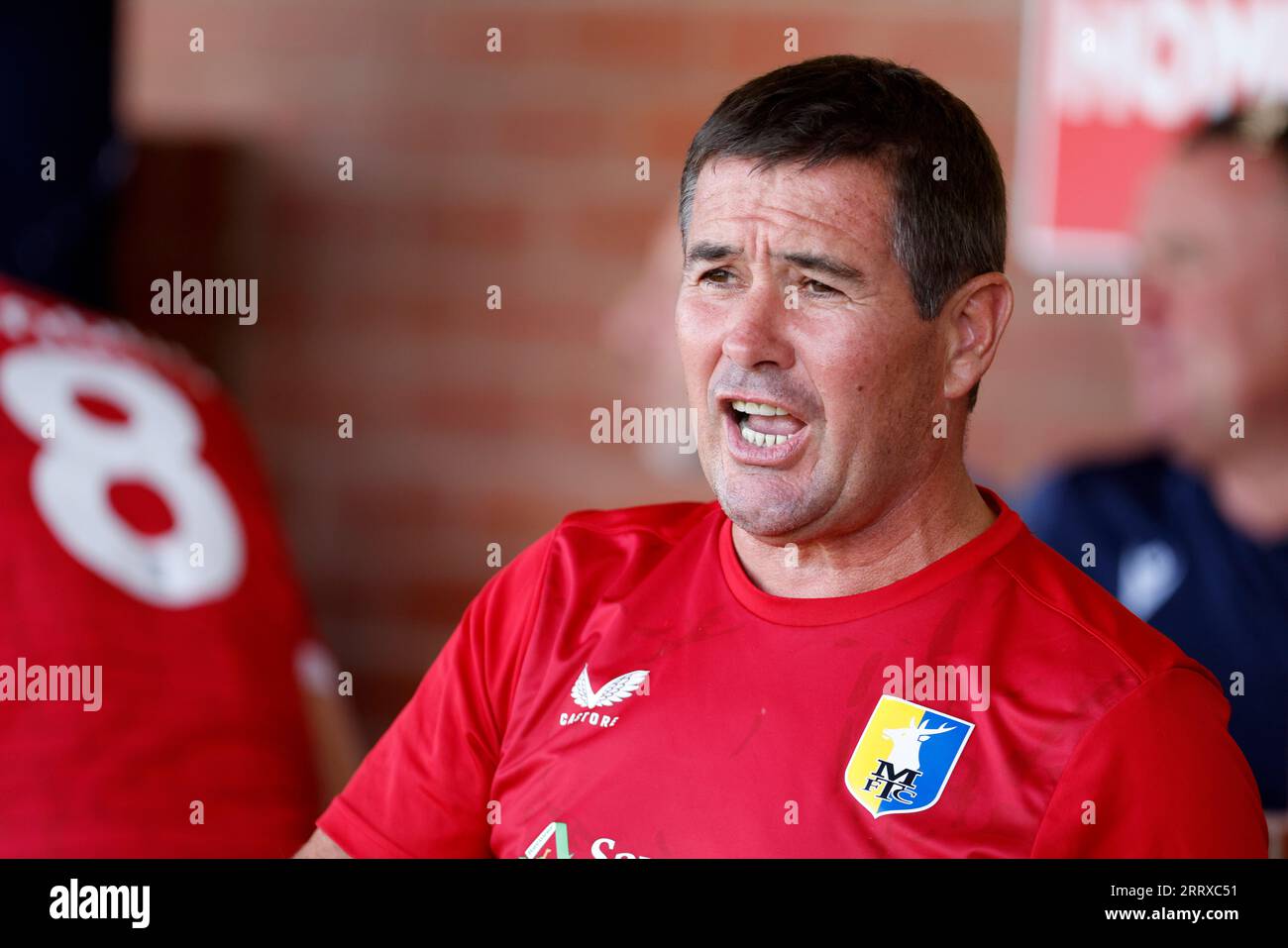 Nigel Clough, Manager von Mansfield Town, spielte vor dem Spiel der Sky Bet League Two im Wham Stadium in Accrington. Bilddatum: Samstag, 9. September 2023. Stockfoto