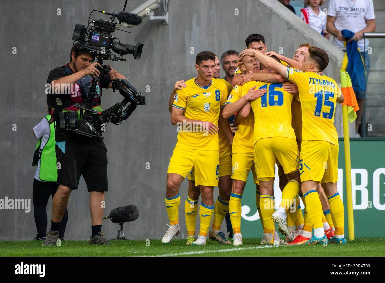 Breslau, Polen. September 2023. Das ukrainische Team feiert am 9. September 2023 in der Tarczynski Arena Wroclaw in Wroclaw, Polen, das Tor während der Qualifikationsrunde der Gruppe C der UEFA-Europameisterschaft 2024 (Foto: Andrew SURMA/Credit: SIPA USA/Alamy Live News) Stockfoto