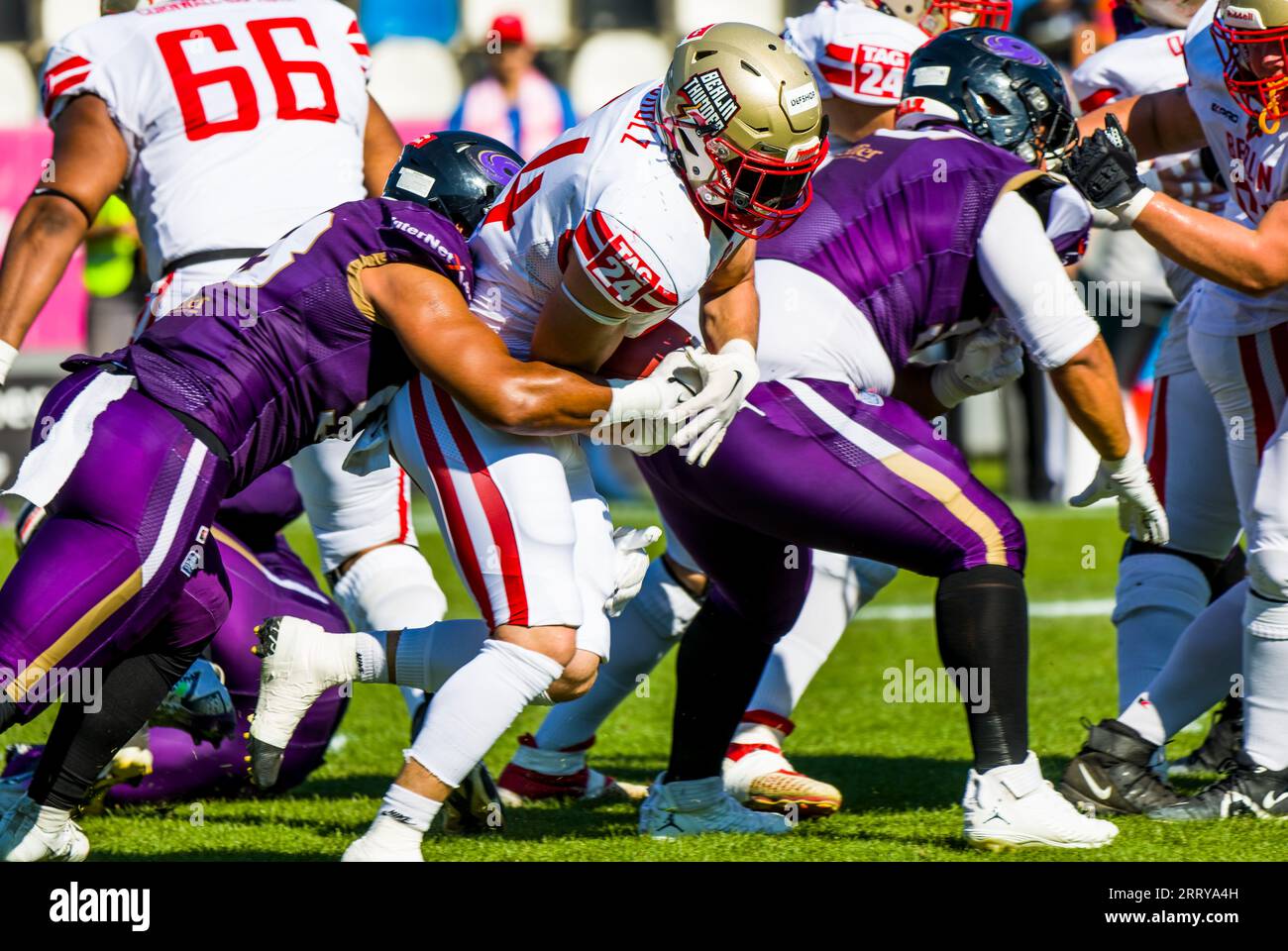 Frankfurt, Deutschland. September 2023. ELF/Playoff Game : Berlin Thunder in Frankfurt Galaxy am 09. September 2023, in der PSD Bank Arena, Frankfurt am Main, Berlin Thunder/ LB # 24 Tim Schulz Kredit: Frank Baumert/Alamy Live News Stockfoto