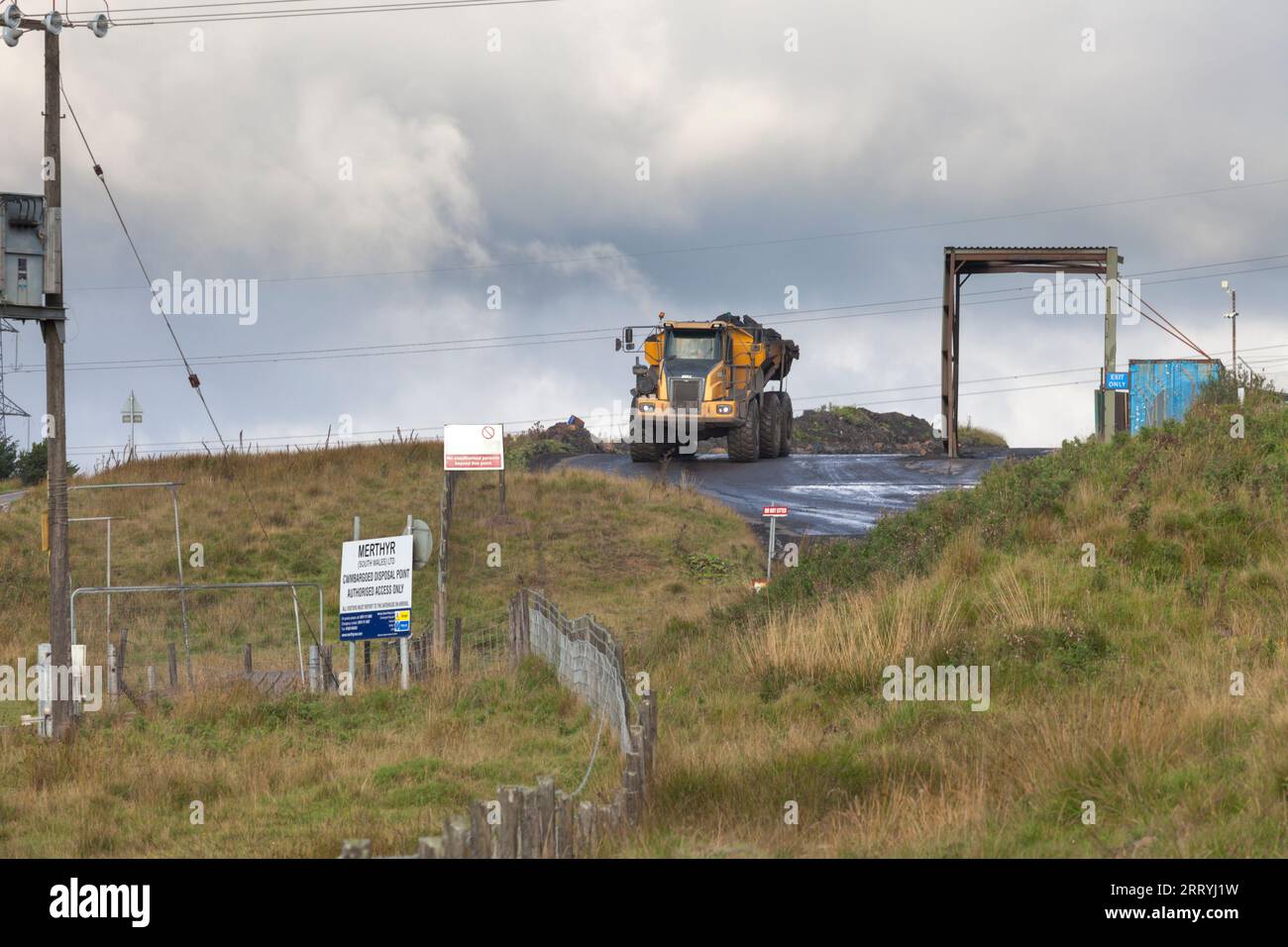 Cwmbargoed Disposal Point, South Wales, Vereinigtes Königreich. Dumper zwischen Ffos-Y-Fran Tagebau und Cwmbargoed Entsorgungsstelle mit Tagebaukohle Stockfoto