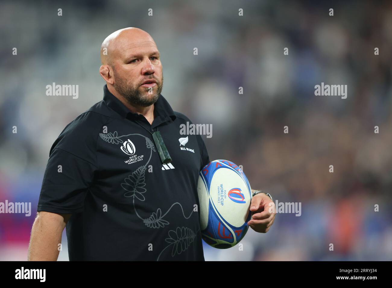 Paris, Frankreich. September 2023. Stellvertretender Trainer Jason Ryan aus Neuseeland vor dem Spiel der Rugby-Weltmeisterschaft 2023 in Stade de France, Paris. Das Bild sollte lauten: Paul Thomas/Sportimage Credit: Sportimage Ltd/Alamy Live News Stockfoto