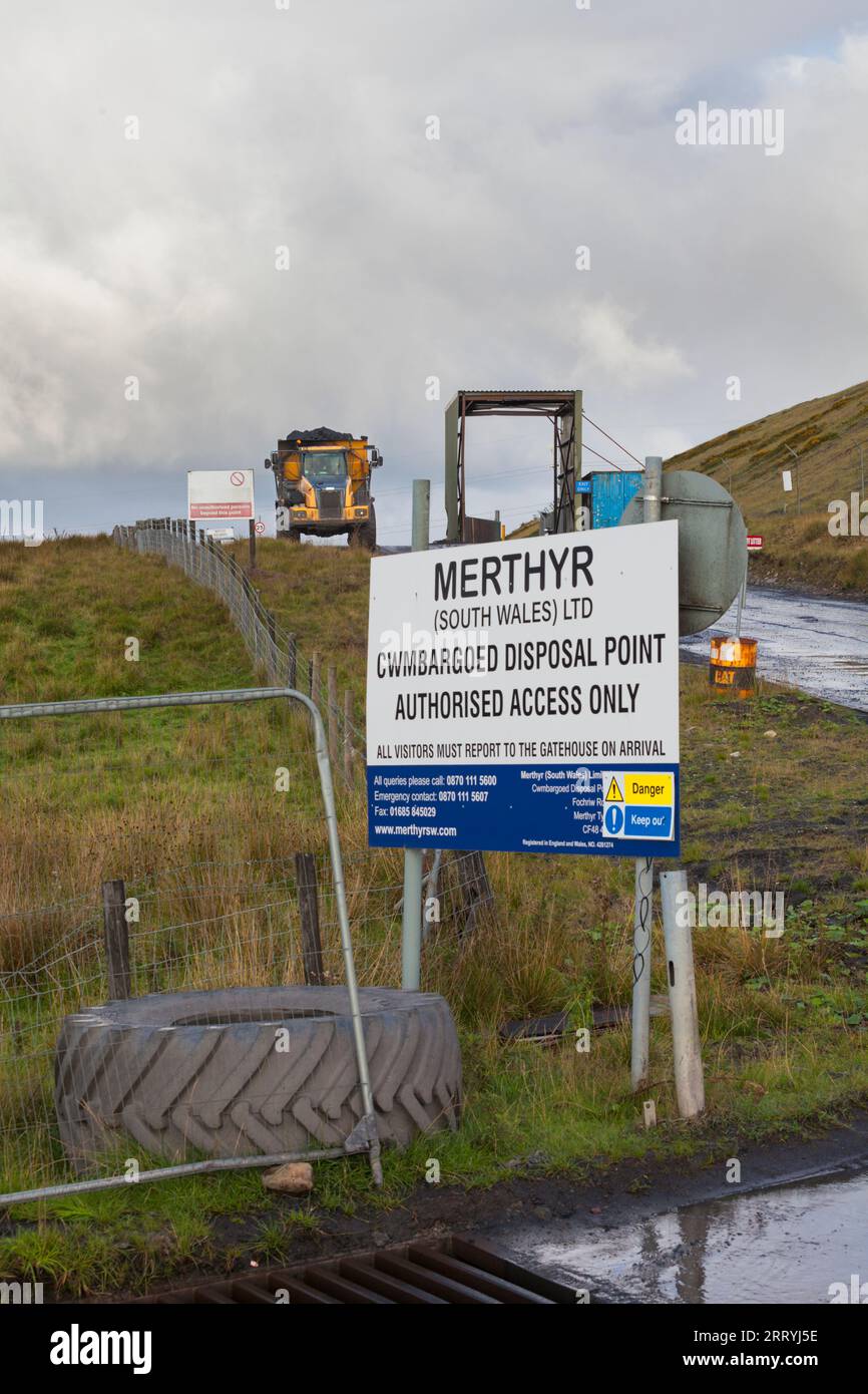 Cwmbargoed Disposal Point, South Wales, Vereinigtes Königreich. Dumper zwischen Ffos-Y-Fran Tagebau und Cwmbargoed Entsorgungsstelle mit Tagebaukohle Stockfoto
