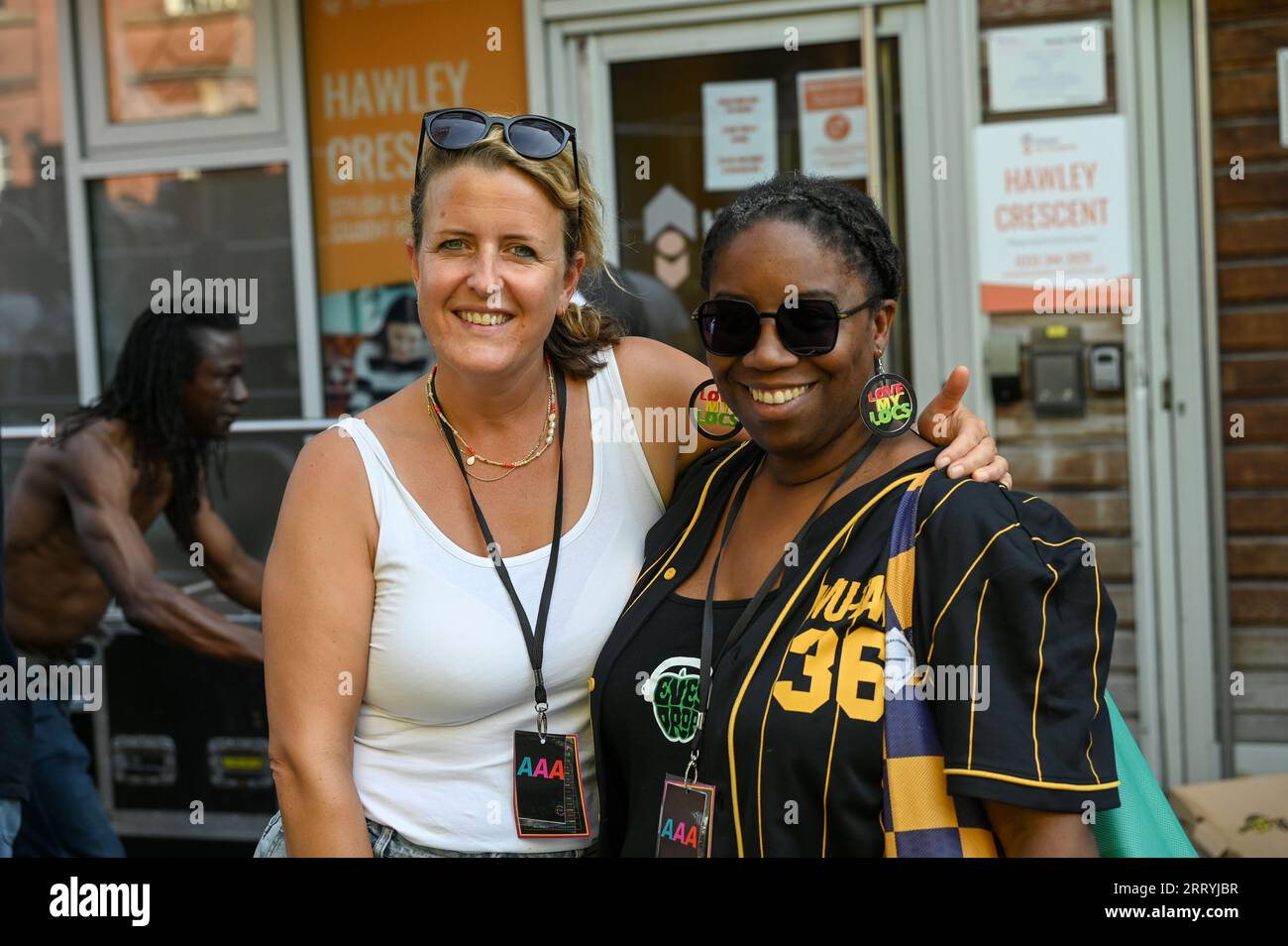 Camden Town, London, Großbritannien. September 2023. Vanessa Freeman bei Misstuffers und Lucy Whitehead bei Bustinluce nehmen am Camden Music Festival in London Teil. Kredit: Siehe Li/Picture Capital/Alamy Live News Stockfoto