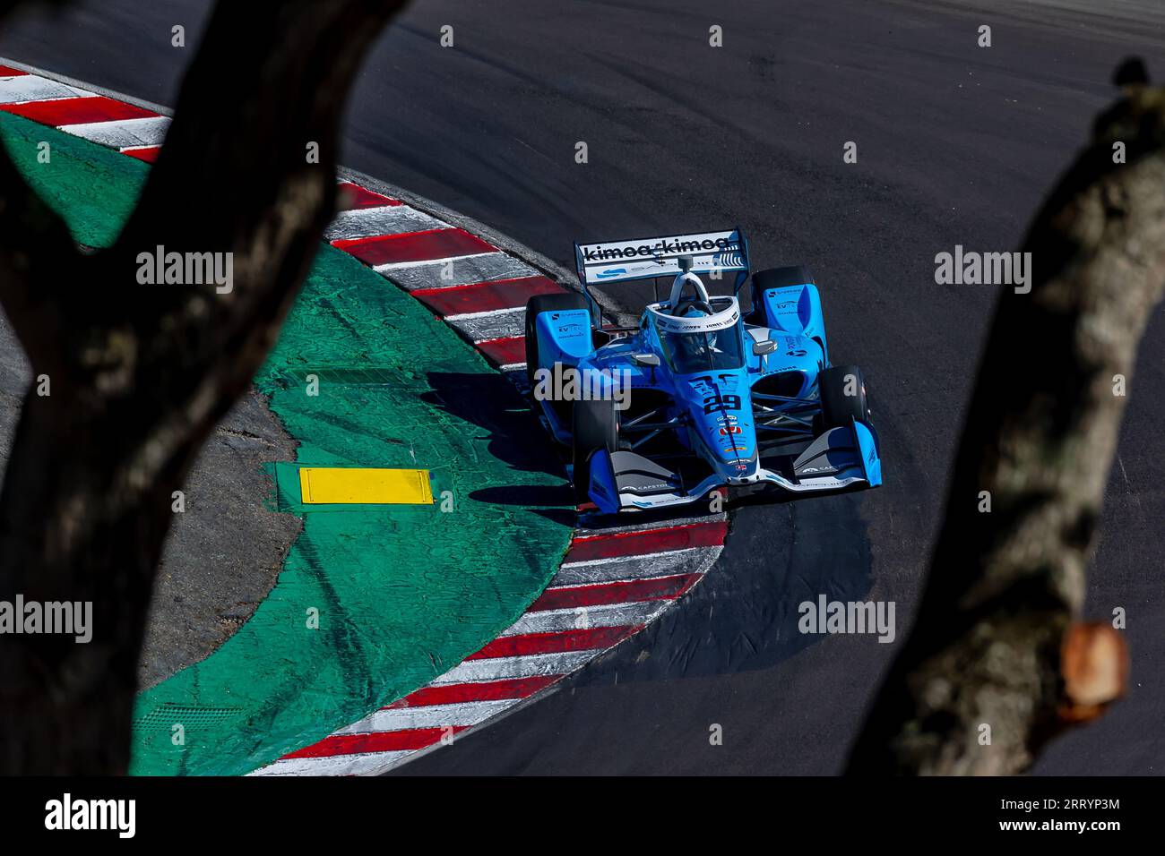 Monterey, KALIFORNIEN, USA. September 2023. Der INDYCAR-Fahrer DEVLIN DeFRANCESCO (29) aus Toronto, Kanada, reist während einer Trainingseinheit für den Firestone Grand Prix von Monterey auf dem WeatherTech Raceway Laguna Seca in Monterey, KALIFORNIEN, durch die Kurven. (Bild: © Riley S Bridges Grindstone Media/ASP) NUR REDAKTIONELLE VERWENDUNG! Nicht für kommerzielle ZWECKE! Stockfoto