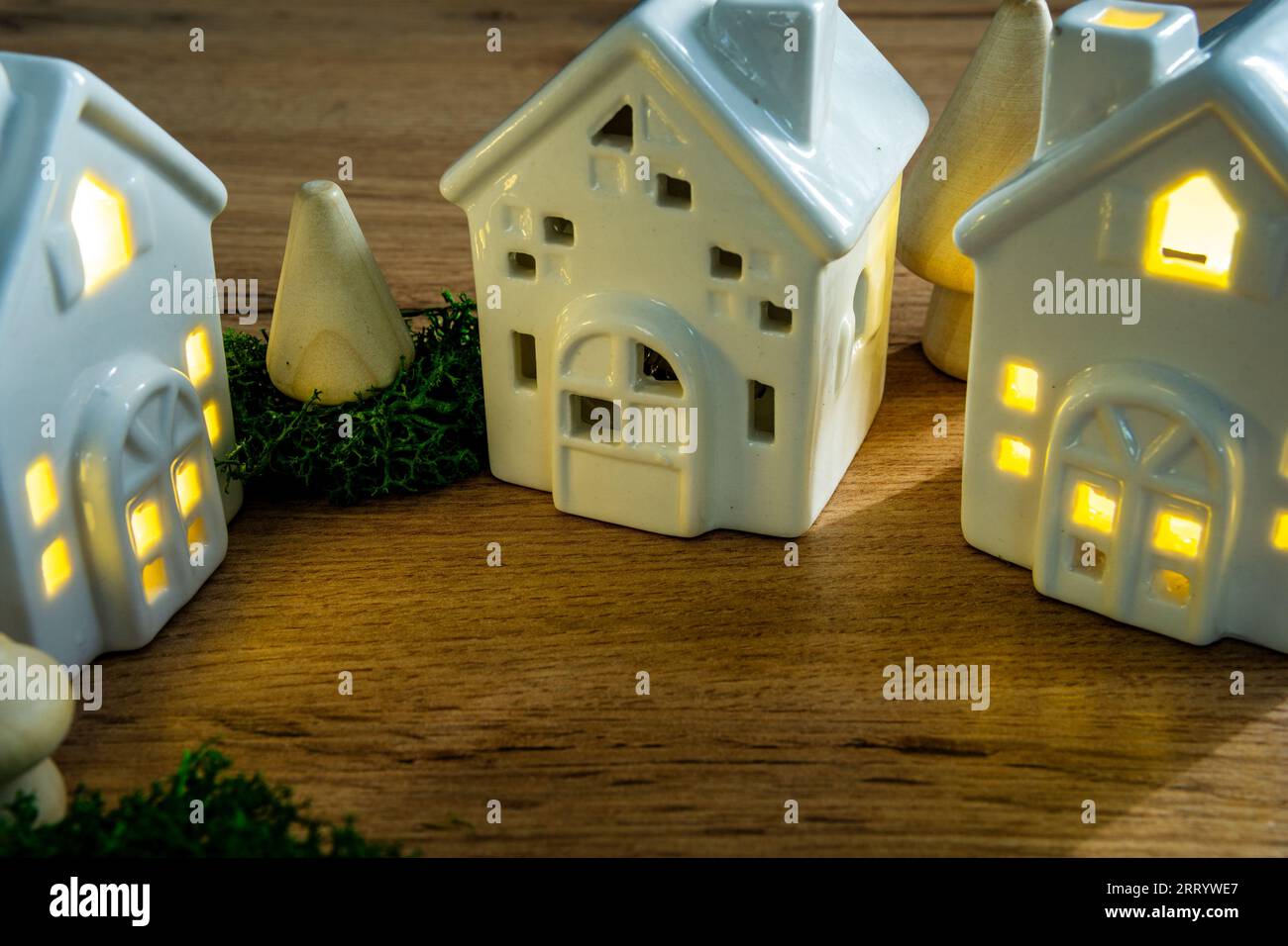 Keramischer Haushintergrund, Wohnungskrise Immobilienagentur Hauseigentumskonzept Stockfoto