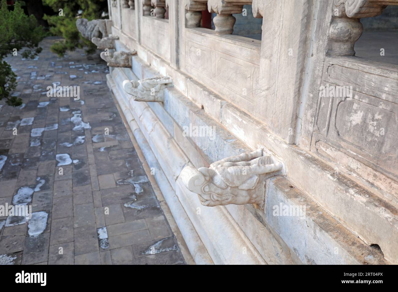 Weiße Marmorbalustrade im Peking-Taimiao-Tempel Stockfoto