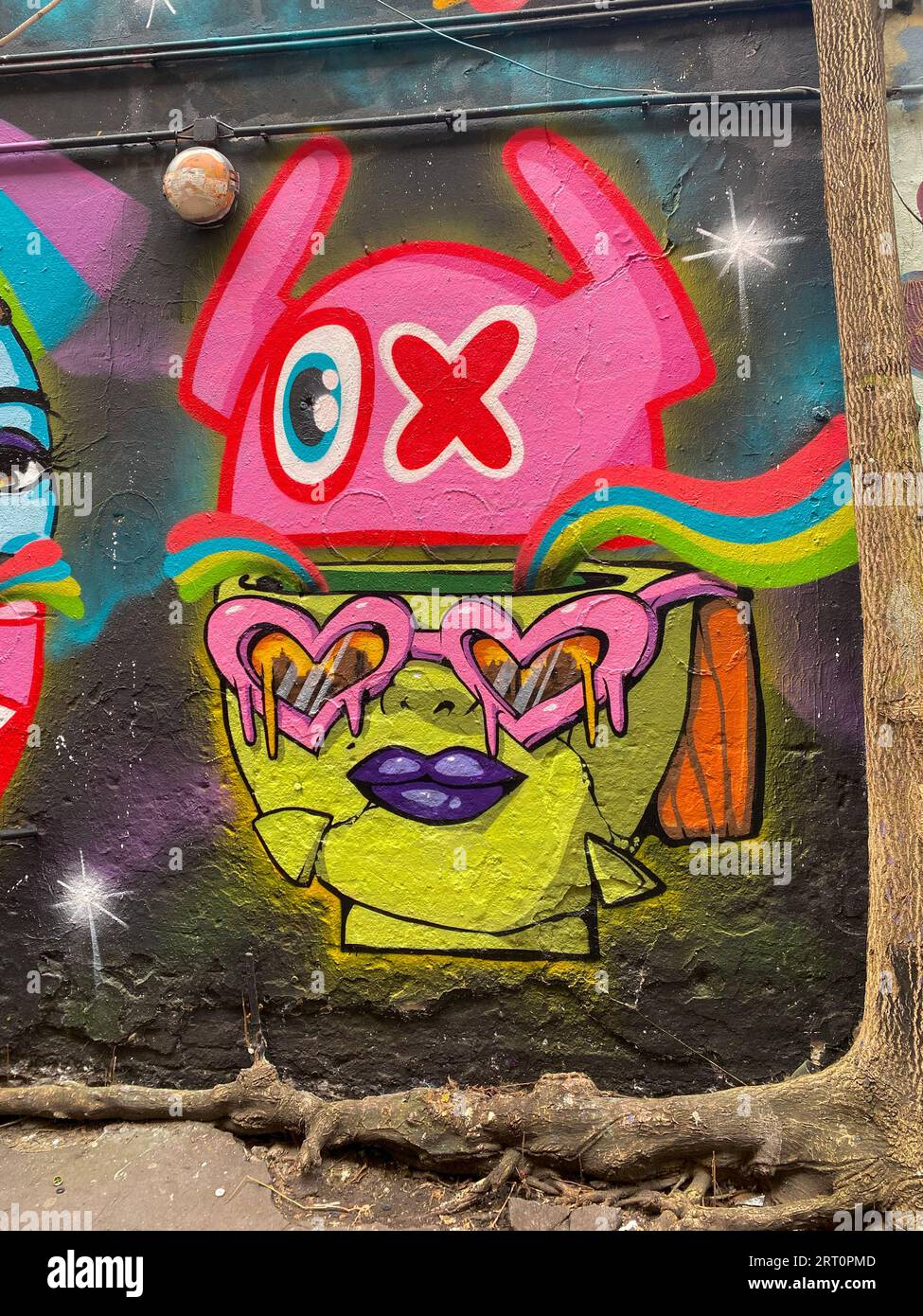 Straßenkunst und Wandmalerei, Haus Schwarzenberg in Berlin Stockfoto