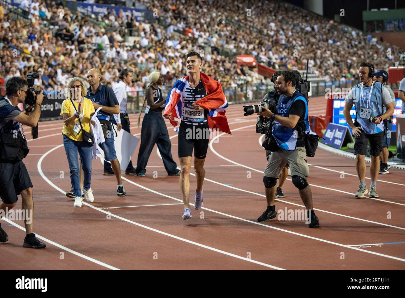 Jakob Ingebrigtsen aus Norwegen brach den 24-jährigen 2000m-Weltrekord im Allianz Memorial Van Damme im King Baudouin Stadium, Brüssel auf der Stockfoto