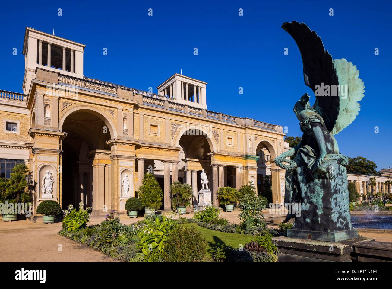 Der Park Sanssouci gehört zum Ensemble der Potsdamer Schlossparks. Orangerie Palast Renaissance Palast von 1851-64 mit Aussichtsturm und Orangerie Stockfoto