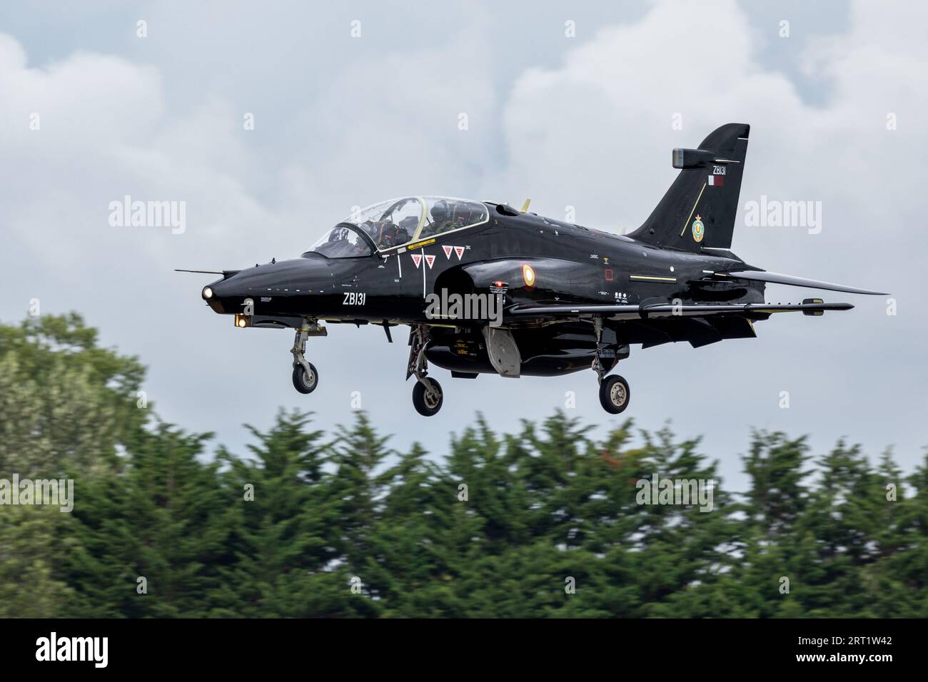 Royal Air Force - British Aerospace Hawk T.2 „ZK011“ kommt bei der RAF Fairford an, um im Royal International Air Tattoo 2023 zu parken. Stockfoto