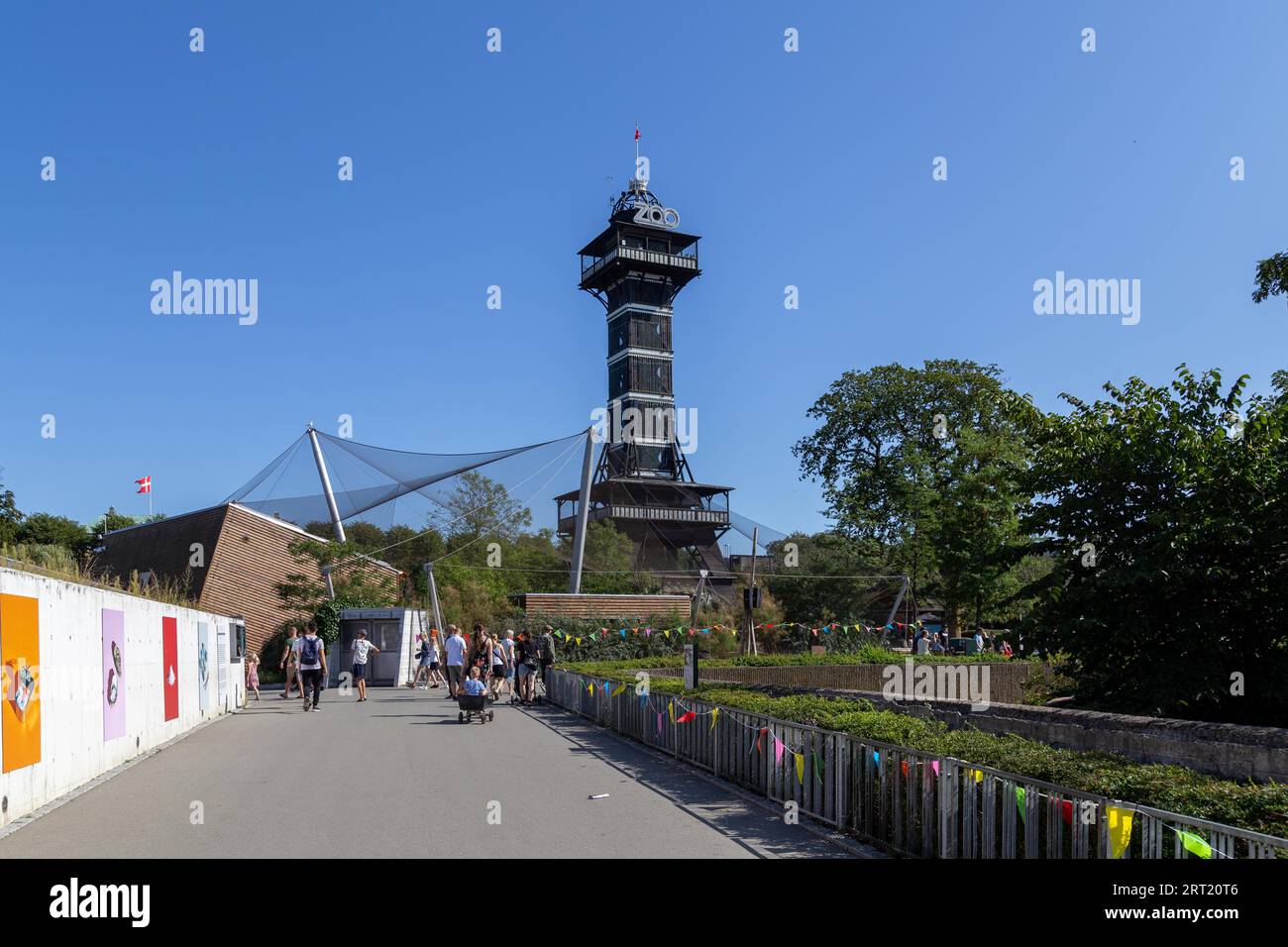 Kopenhagen, Dänemark, 25. August 2019: Der Aussichtsturm des Zoos in Kopenhagen Stockfoto