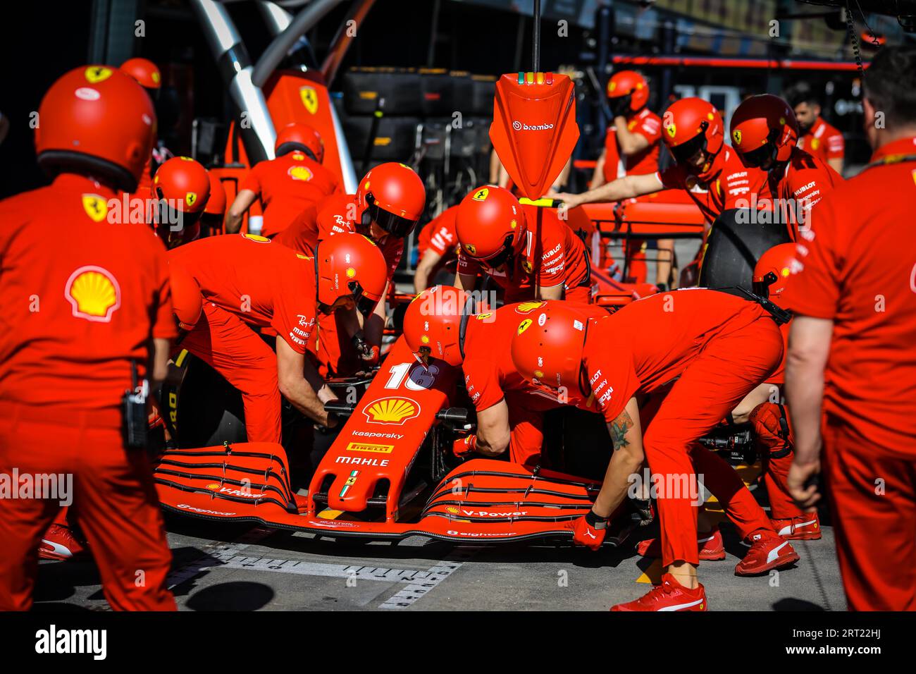 MELBOURNE, AUSTRALIEN – 12. MÄRZ 2020: Scuderia Ferrari Mission Winnow übt Boxenstopps vor dem Großen Preis von Australien 2020 Stockfoto
