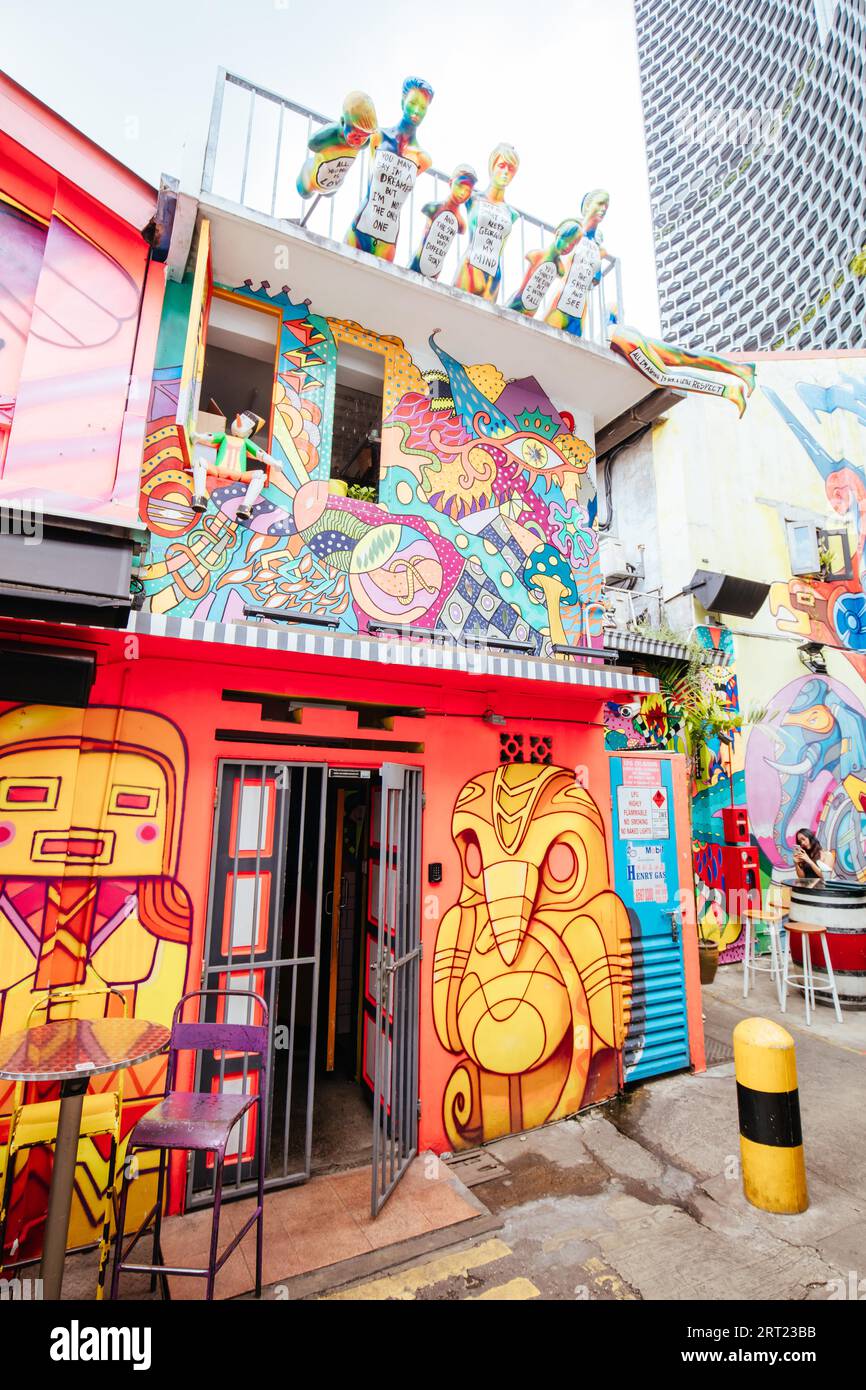 Arab District, Singapur, 24. November 2019: Haji Lane und umliegende Architektur und Geschäfte im arabischen Viertel von Singapur Stockfoto